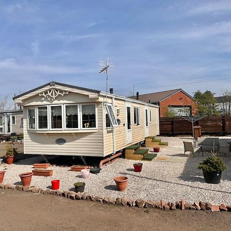 Willerby Granada 2-Bedroom Caravan, Glasgow アッディンストン エクステリア 写真