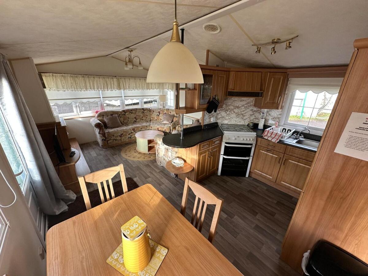 Willerby Granada 2-Bedroom Caravan, Glasgow アッディンストン エクステリア 写真