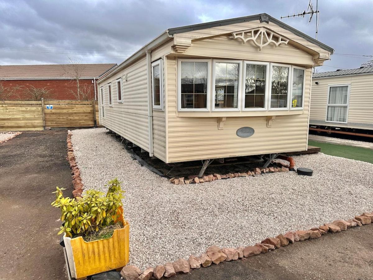 Willerby Granada 2-Bedroom Caravan, Glasgow アッディンストン エクステリア 写真