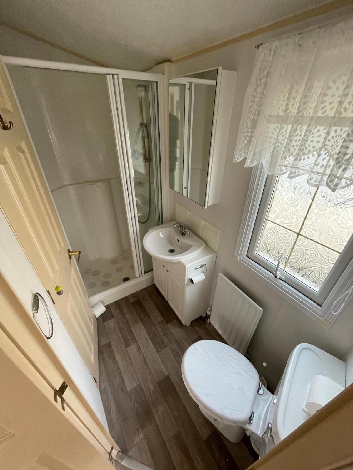 Willerby Granada 2-Bedroom Caravan, Glasgow アッディンストン エクステリア 写真